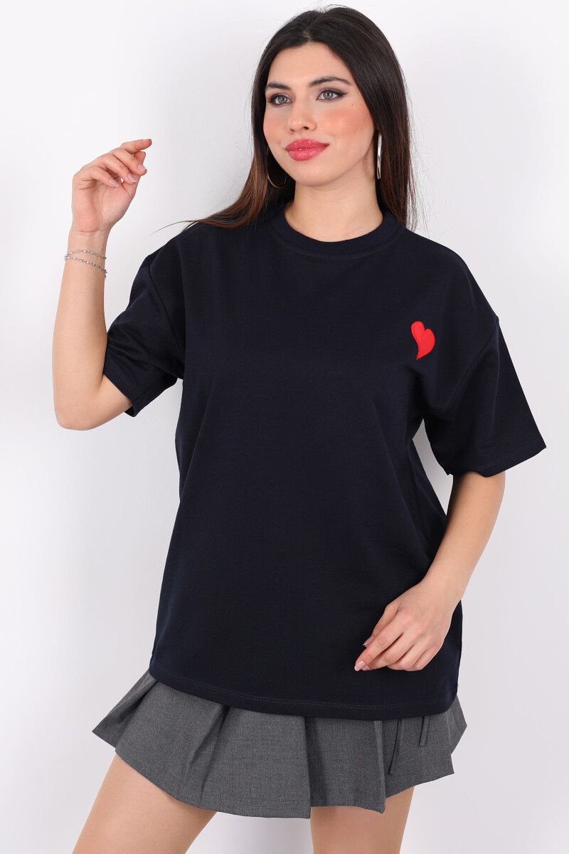 Kalp Nakışlı Bisiklet Yaka Oversize Lacivert Kadın T-Shirt - 3