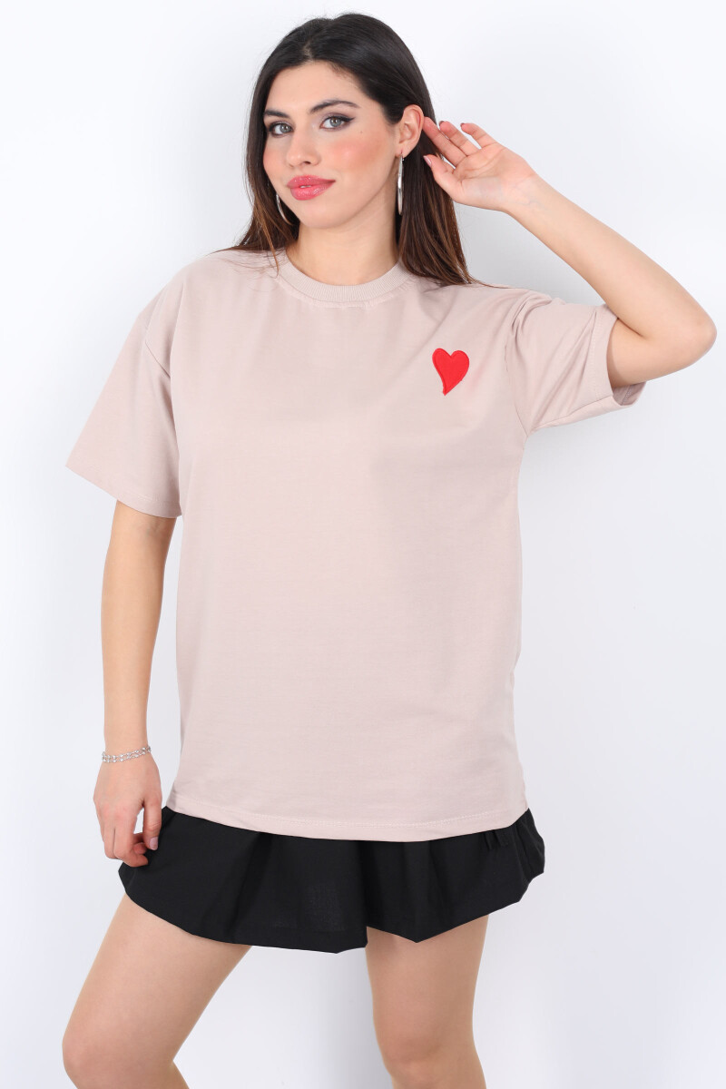 Kalp Nakışlı Bisiklet Yaka Oversize Vizon Kadın T-Shirt - 4